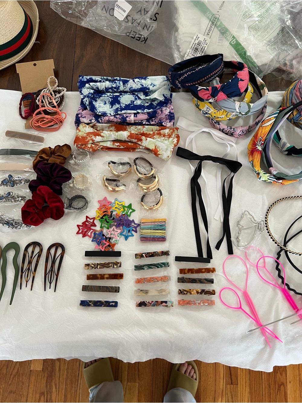 Huge lot Assorted hair accessories